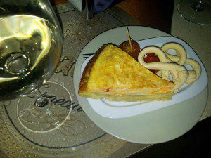 Kiosco "la Rosaleda" en el Coso, tapa Tortilla rellena de queso