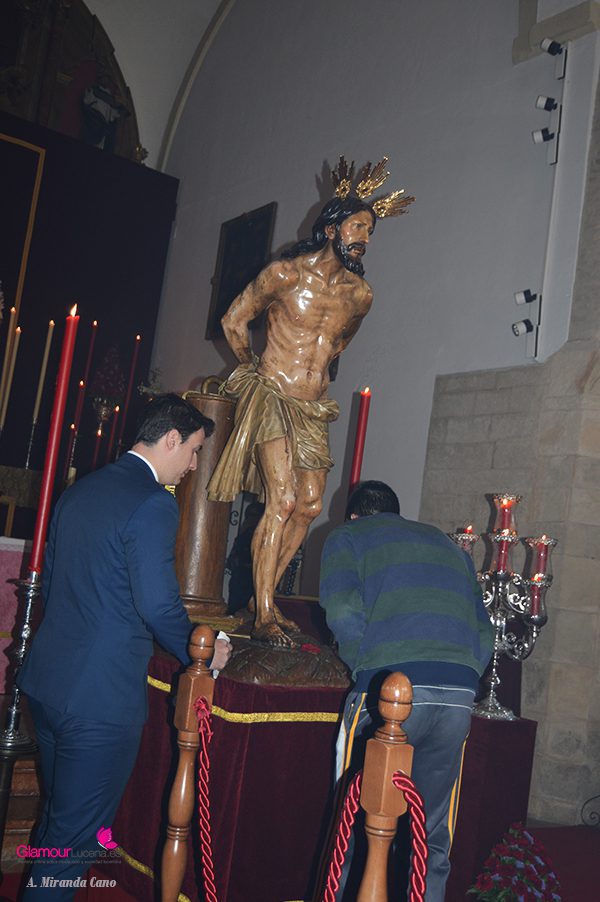BESAMANOS 16