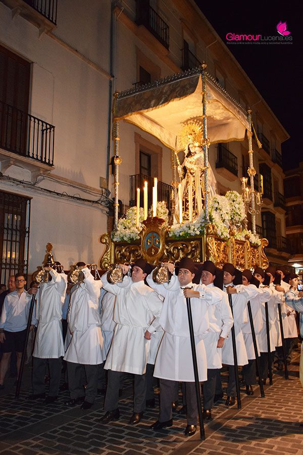 procesion 17
