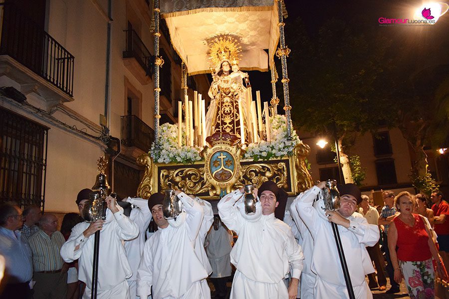 procesion 19
