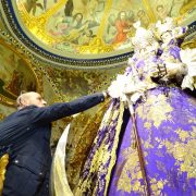 La Virgen del Sol del Santuario de Aras recibe la vara de alcaldesa perpetua de Adamuz