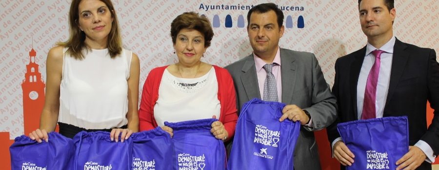 La Obra Social La Caixa entrega al Ayuntamiento 274 kit escolares para su reparto entre las familias lucentinas