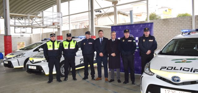 Se presentan cuatro nuevos coches híbridos adquiridos para la Policia Local de Lucena