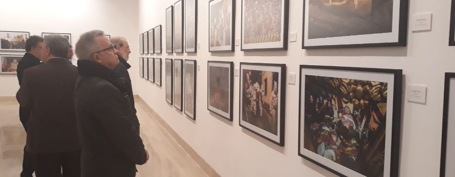 La exposición ‘Pasos y Misterios’ muestra la Semana Santa lucentina en Sevilla