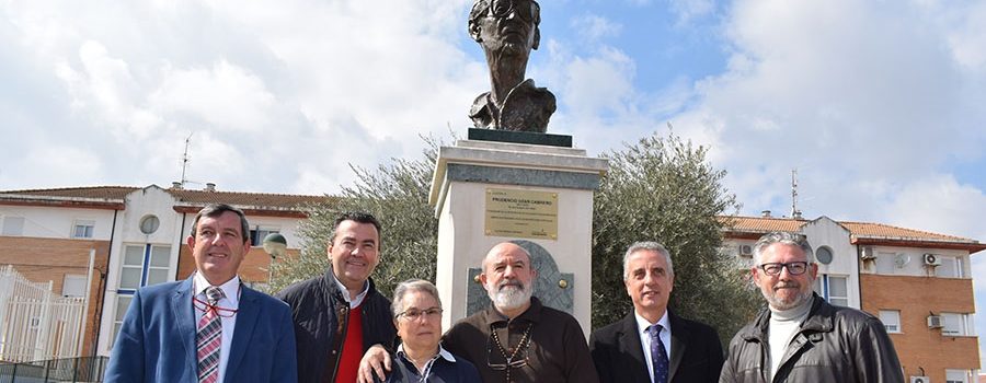 Se inaugura el Monumento a Prudencio Uzar, samaritano fundador de la Residencia Jesús Abandonado