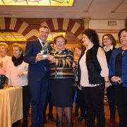 La Asociación “Mujeres en Igualdad” recibe el XIII Premio Prudencio Uzar  de la Cofradía del Valle