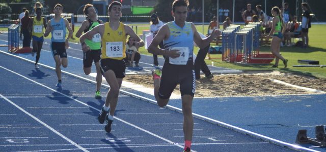 El atleta lucentino Francisco Ramírez Osuna consigue una medalla de plata en los campeonatos de Andalucía Sub18