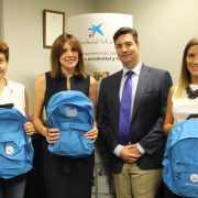 La Obra Social de ‘la Caixa’ entrega al ayuntamiento 280 kits escolares para su distribución entre las familias en exclusión social