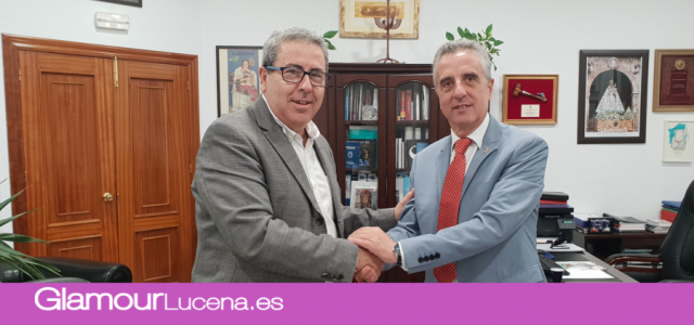 Se firma un convenio de colaboración entre el Ayuntamiento y el Centro Comercial Abierto Eliosana