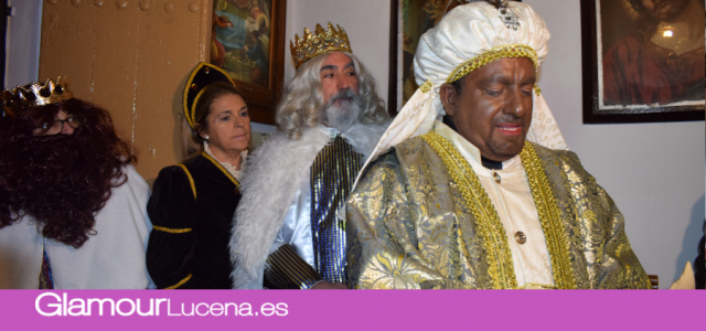 Sus majestades de Oriente visitaron a los vecinos de Campoaras en la Cabalgata del Cristo Marroquí