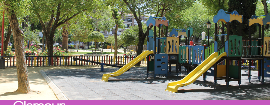 El Ayuntamiento invertirá 97.000 euros en la renovación de parques infantiles en Lucena, Jauja y Las Navas