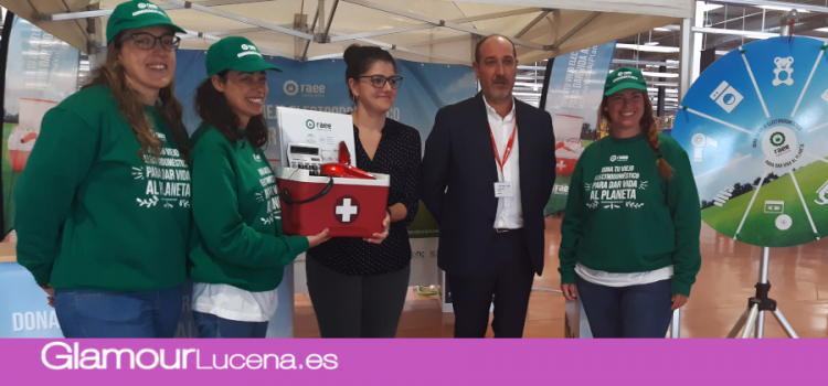 Carrefour Lucena acoge la campaña “Dona Vida al Planeta” por el reciclaje de aparatos electrónicos