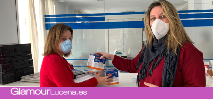 El Ayuntamiento de Lucena reparte 4.500 mascarillas en la ciudad