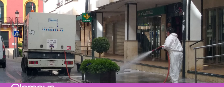 El Ayuntamiento de Lucena refuerza la desinfección de calles y espacios públicos