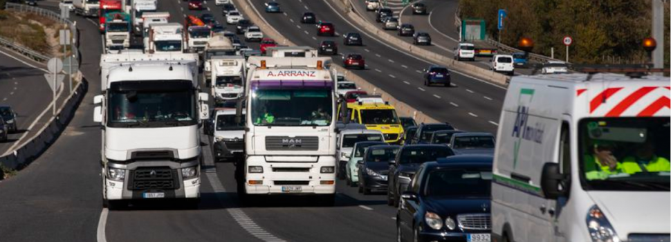 Se desconvoca la huelga de camiones tras llegar a un acuerdo con el Ministerio de Transportes