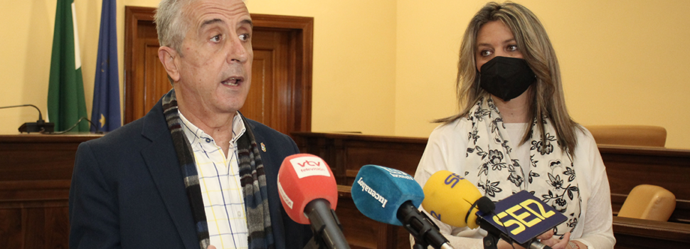 El Ayuntamiento de Lucena firmará “en días” el nuevo contrato de ayuda a domicilio con Arquisocial