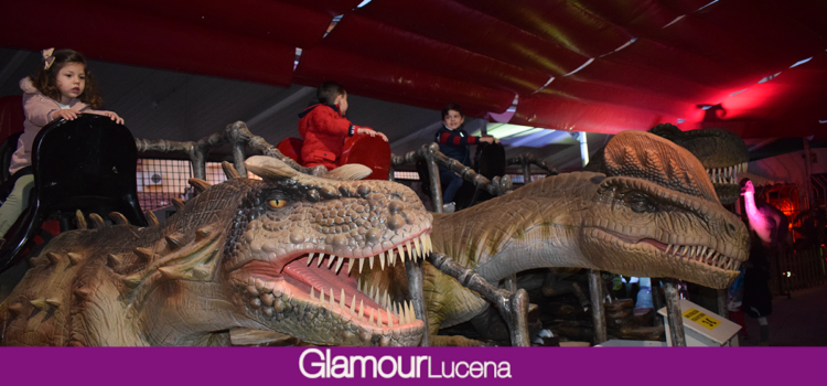 Visitamos la exposición Dinosaurs Tour en la Caseta Municipal de Lucena