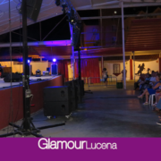 El concierto de Laura Gallego a beneficio de la Cofradía del Valle reúne en la caseta municipal a un buen número de aficionados a la copla