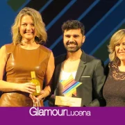 Miguel Angel Olivares recibe un reconocimiento en la Gala Premios LGTB Andalucía por su cortometraje “Julia”