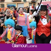 Imágenes del Pasacalles de Carnaval de Lucena 2023, lleno de color y diversión