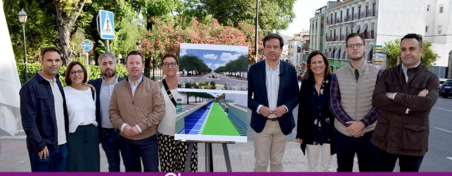 Aurelio Fernández explica las soluciones del Partido Popular a los problemas de aparcamiento en Lucena