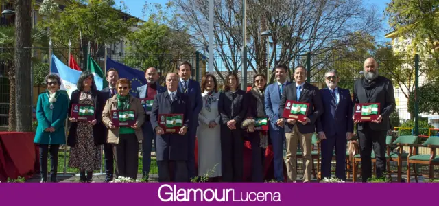 El Ayuntamiento de Lucena estrena el acto institucional del 28F en la Plaza de  Andalucía
