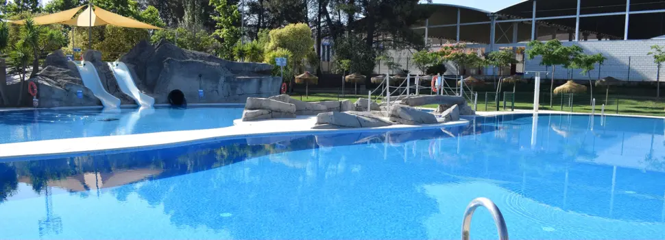 Ciudadanos Lucena propone acabar con las esperas de madrugada para la compra de bonos de la piscina de verano