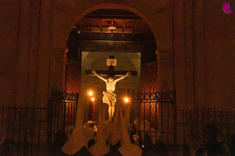 Cristo del Silencio escena de la entrada a su templo, San Mateo