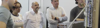Alcalde de Lucena Aurelio Fernández visita el curso de refrigeración y climatización
