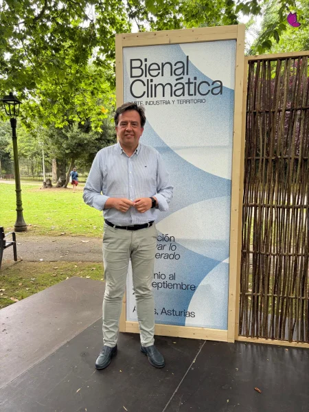 Aurelio Fernández interviene en la mesa de diálogo 'Ciudades industriales' de la Bienal Climática de Avilés