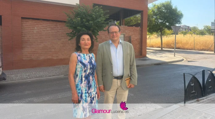 Laura Sánchez Sicilia y José Ramírez del Río denuncian el déficit energético en Lucena